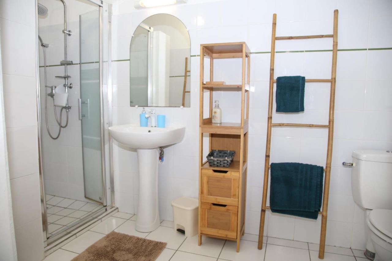 L Orchidee Bleue, Bas De Villa, Vue Mer, Piscine Privee Sainte-Anne  Exterior foto